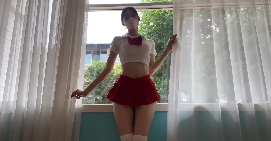 韩国模特Evelyncosplay水手?制服