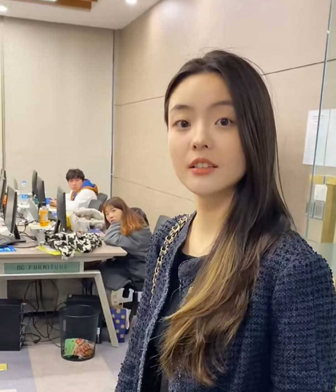热瓜后续！陈飞宇床照门 8 分钟 女主被黑丝捆绑1视频泄漏 疑似被绿帽老公出卖【8 分钟视频】