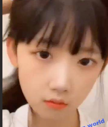 抖音吃土少女 9 秒吃鸡视频 吃土少女秒变吃 “鸡” 少女 230 万粉抖音清纯网红人设崩塌