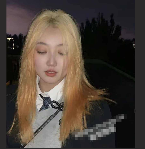 精品泄密！我和我的网红美妆女友 金发爱叫爸爸！