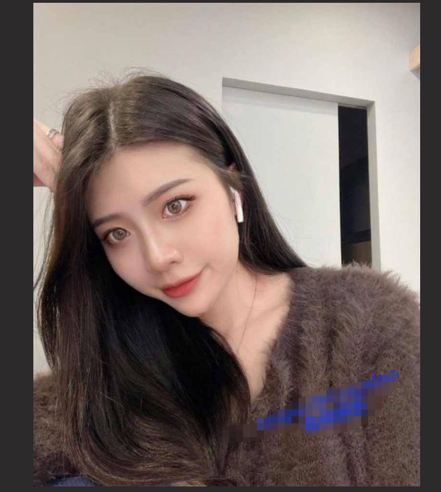 不知名校花级别美女 私密自拍遭泄漏