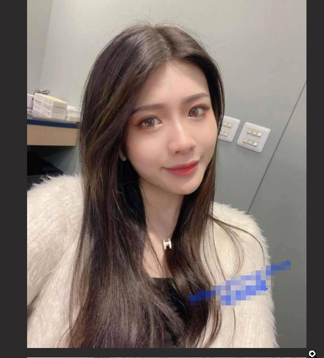 不知名校花级别美女 私密自拍遭泄漏