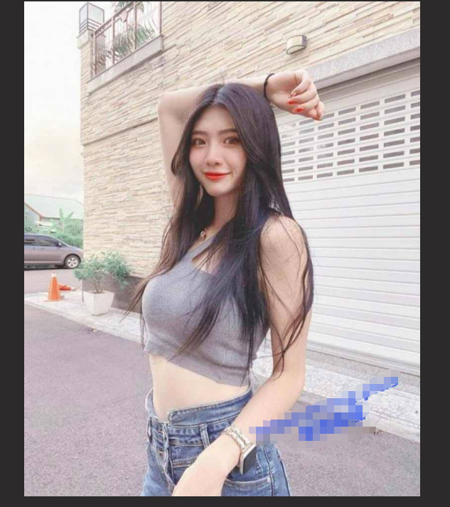 不知名校花级别美女 私密自拍遭泄漏