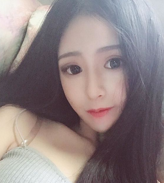 MIT本土高中妹刚满18岁！神颜值一笑超倾城「发育成熟又饱满」网恋爱：我来呵护妳
