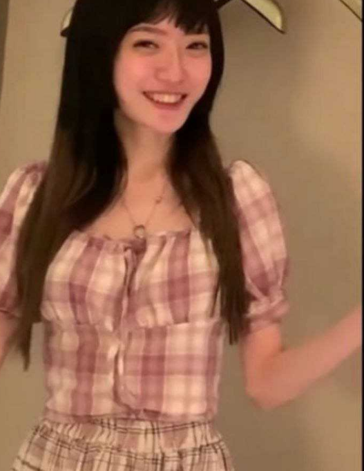 超美小脸女神模特【灵灵】美腿丝袜