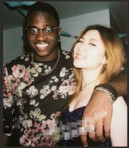 刚结婚的新娘就给老公戴绿帽 极度媚黑并出轨黑人