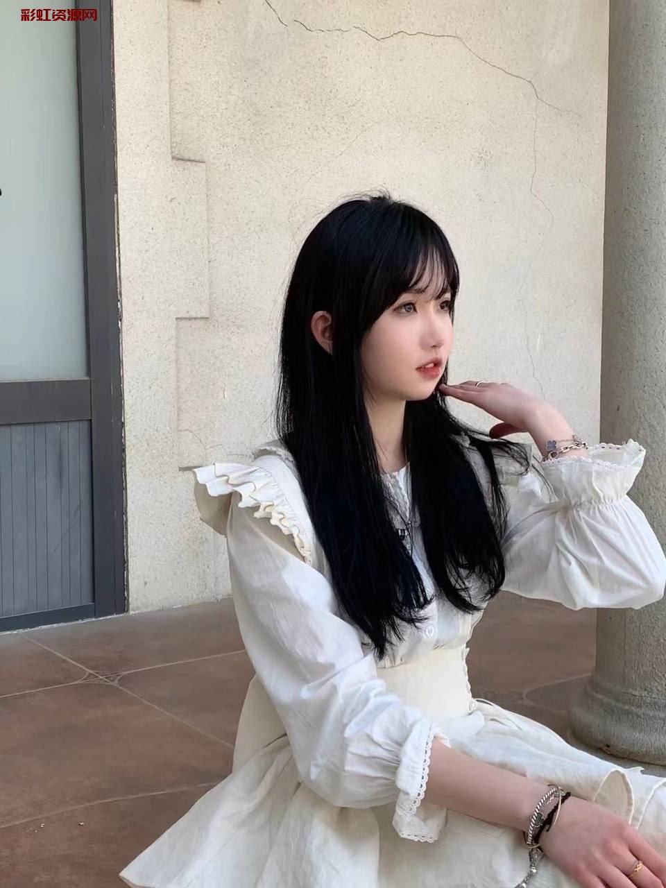 #上海  #静安  小萝莉网红安悦薇：04年 身高168 