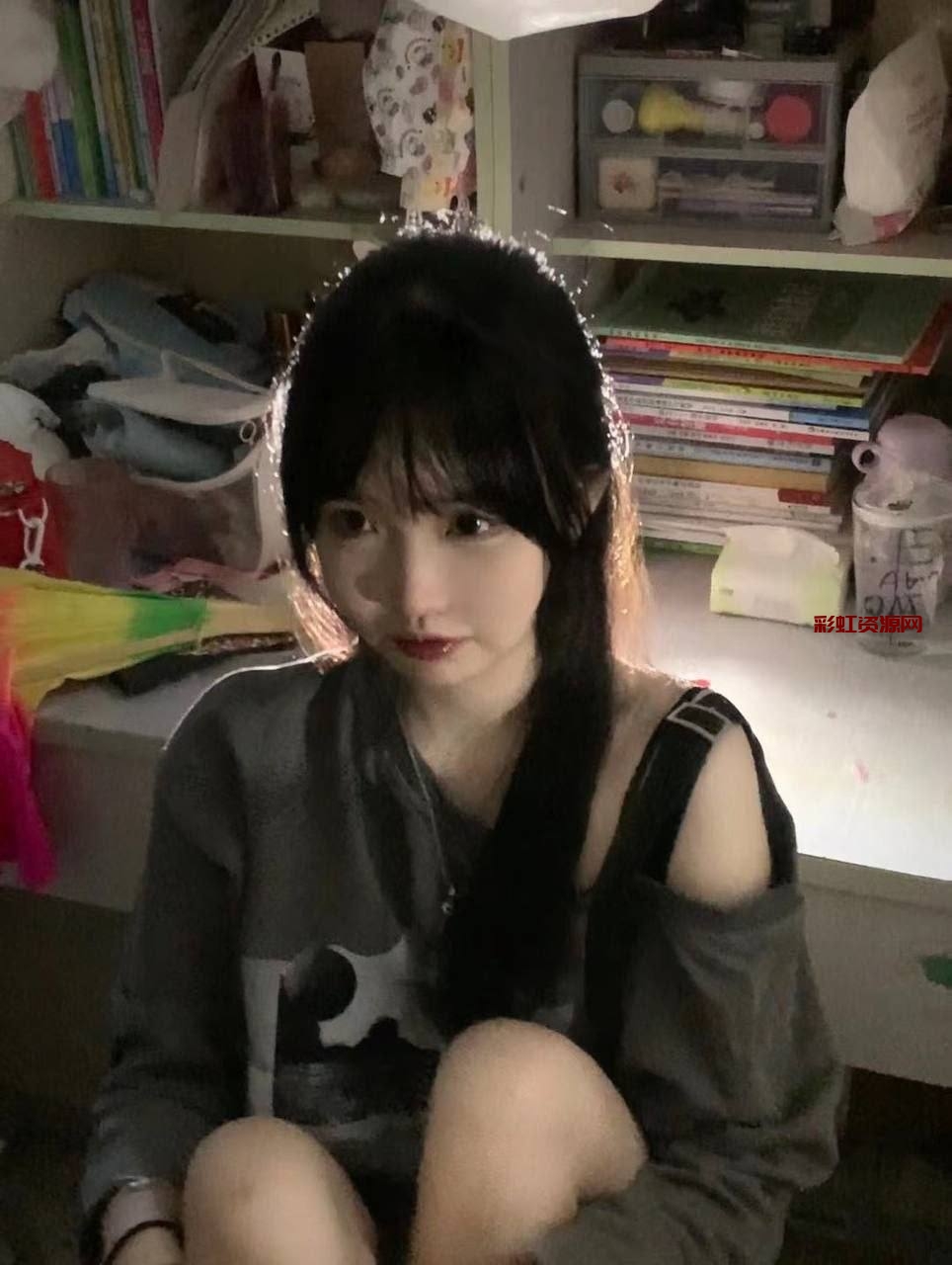 #上海  #静安  小萝莉网红安悦薇：04年 身高168 