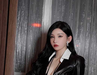 网红『周于希』澳门旅拍主题《女王