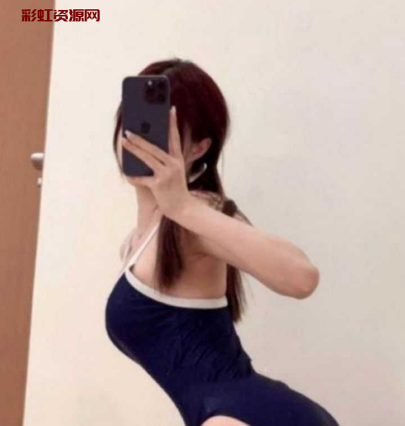 抖音300万粉丝网红 保琳球有点胖