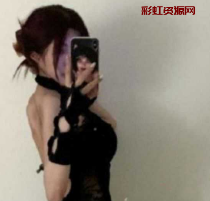 抖音300万粉丝网红 保琳球有点胖