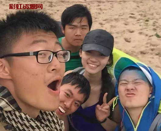 异地大二女友跟同学露营了 回来后发现了这组照片和视频 大家说还能继续下去吗？