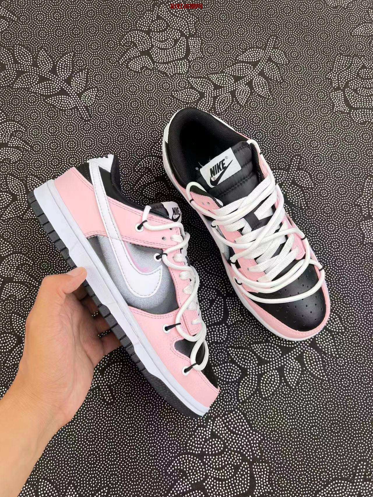 Nike Dunk Low 反转芭比 小众潮流 个性 解构风 低帮板鞋 黑粉色?