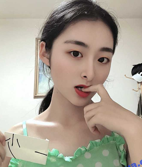 反差露脸美女御姐 应大神 一少 举牌定制