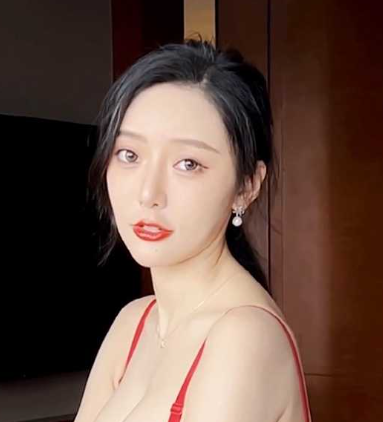 秀人网模特 十八线小演员 王馨瑶