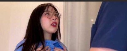美国华裔 Elle Lee 上课中瘾犯了 去宿舍来一
