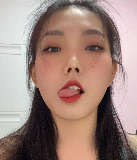 主播潜规则 直播前清纯可爱