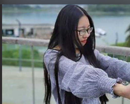 成都体育学院 研二反差眼镜娘 李苑