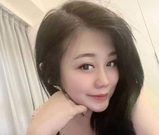 极品纹身丰满少妇 背着老公出来