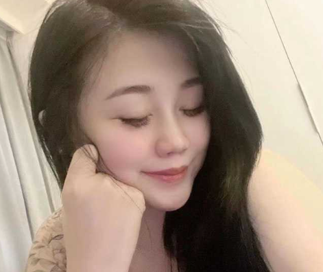 极品纹身丰满少妇 背着老公出来