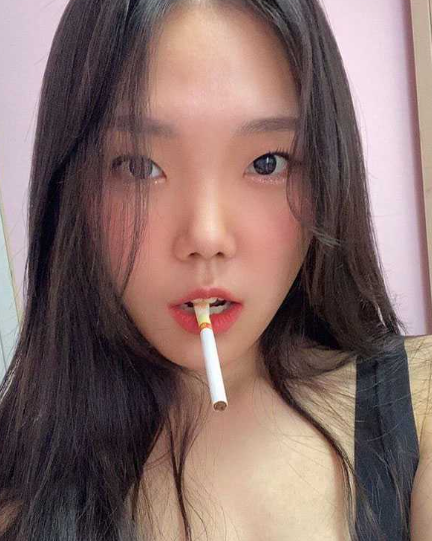 极品22岁中韩混血小姐姐 与友人聚餐没想到被