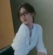 云南别克君威的车模 丝袜大长腿超性感