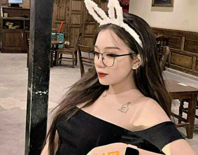戴眼镜的气质反差御姐，极品身材