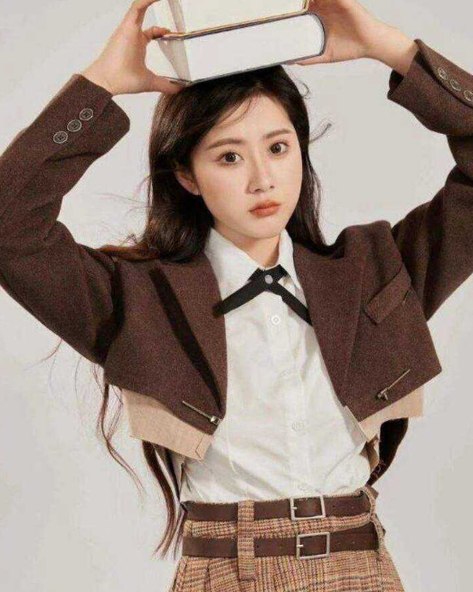唐山大三学生妹 黄欣燕 只要有钱就能为其服务 超漂亮的小美女