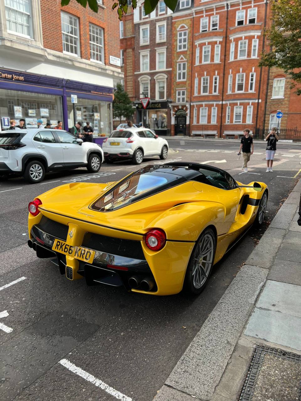 #英国?? #1敦 #豪车 #法拉利