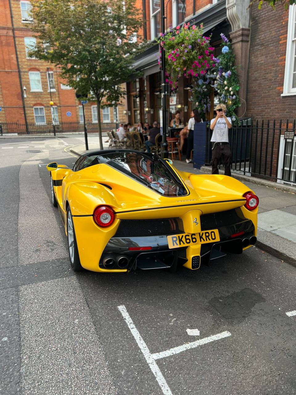 #英国?? #1敦 #豪车 #法拉利