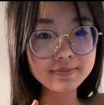 表面清纯的高中生眼镜娘 私下竟然如此反差