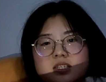 表面清纯的高中生眼镜娘 私下竟然如此反差