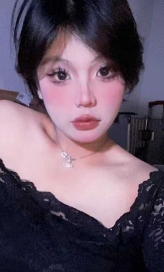 抖音网红 周嘉新玉 真名 周敏 与男友