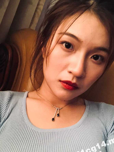 瓜友投稿曝光！表面是烈焰红唇性感御姐 背地里却是