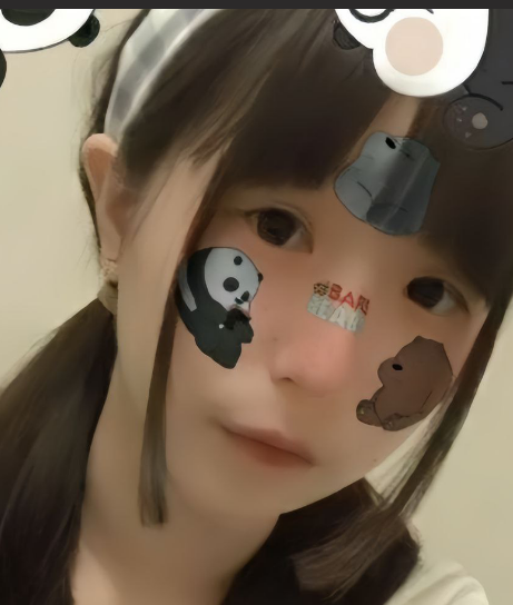 清纯可爱超害羞的女大学生