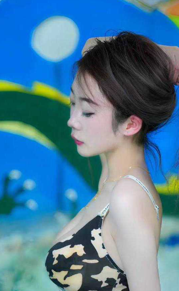 贵州最 女海王 兰亦卉 同时谈三个男朋友 喜欢多人