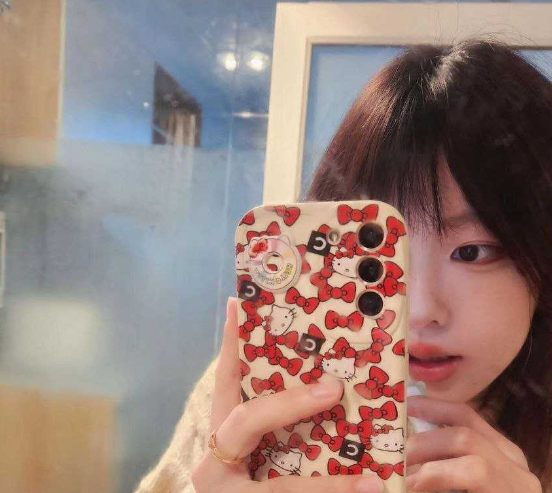 反差可爱眼镜妹喜欢口着