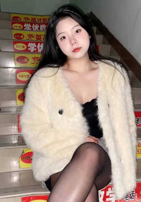 抖音主播洛阳小网红 许娜