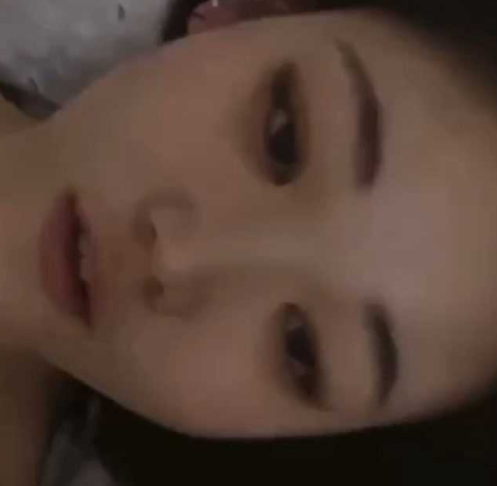 超级可爱的反差妹子 颜值出众