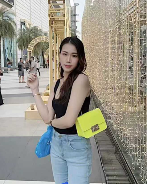 5000泰铢约到泰国极品妹 女上位全自动榨精