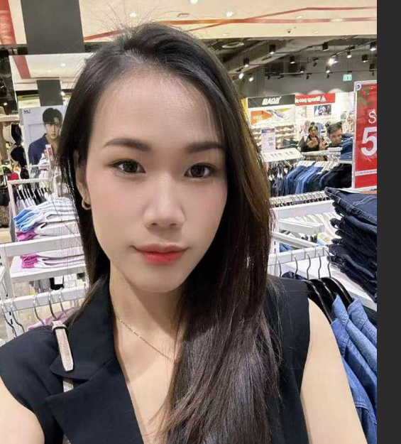 5000泰铢约到泰国极品妹 女上位全自动榨精