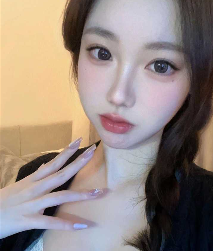 天津美术学院孟昕玥 极品身材女大学生 颜值清纯绝美 被