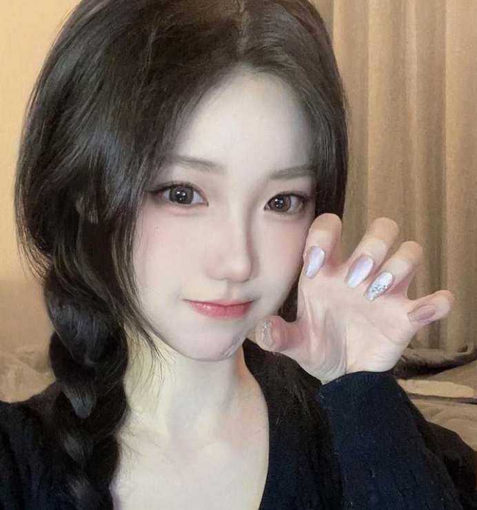 天津美术学院孟昕玥 极品身材女大学生 颜值清纯绝美 被