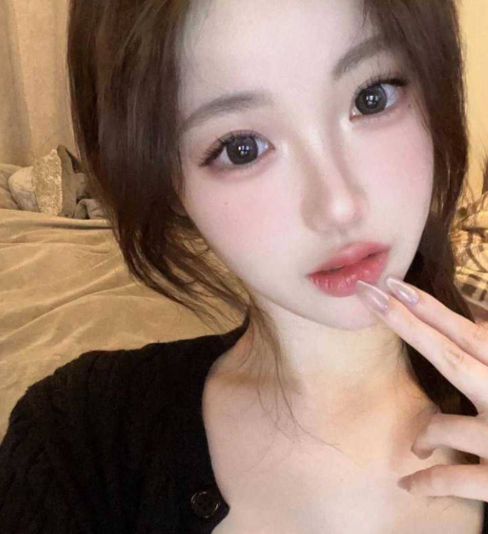 天津美术学院孟昕玥 极品身材女大学生 颜值清纯绝美 被