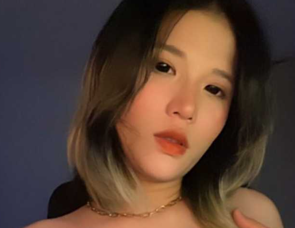 泰国纯爱情侣Boeing 身材傲人丰满电竞少女