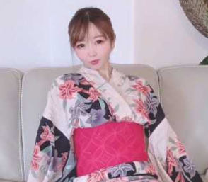 日本高颜值福利姬萌妹 和服跪地