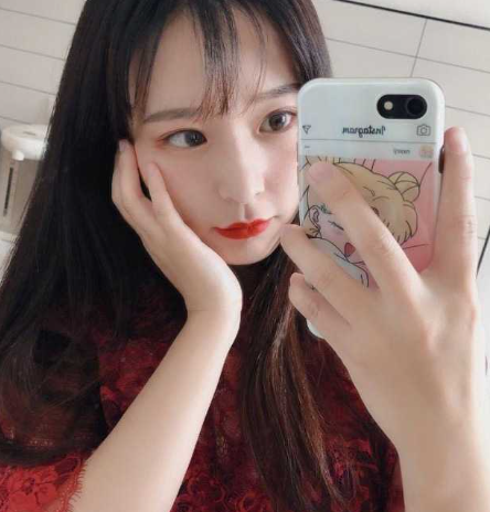 云南大理高颜反差嫩妹