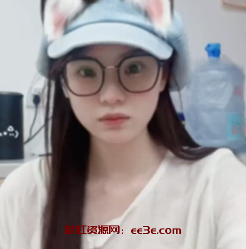 山东财经大学清纯学妹 曾雨悦