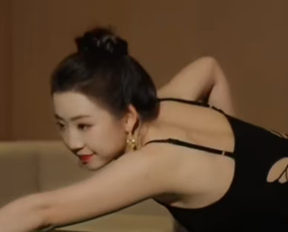 深圳美艳OL 张红 深夜酒吧