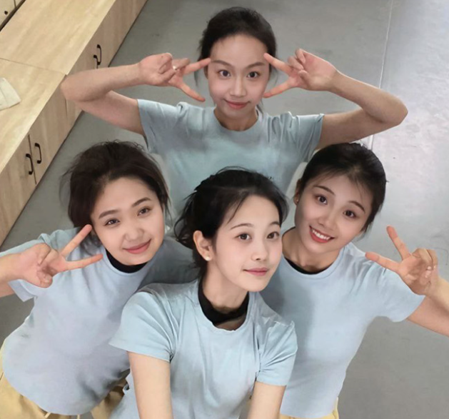现代音乐学院事件！大三舞蹈校花 乔烨 背着男友让校外金主